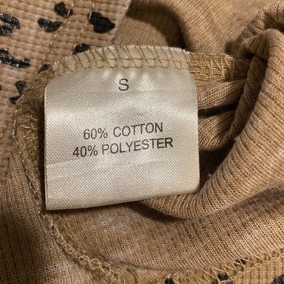 Jane and Delancey Leopard Print Waffle Knit Top with 3/4 Sleeves - Picture 11 of 11